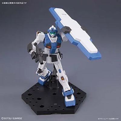 1/144 HG "Gundam" GM Guard Customㅤ – Bandai – ActionFigureBrasil — com base expositora