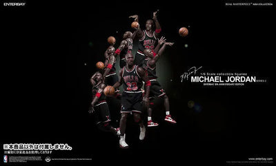 1/6 Real Masterpiece Collectible Figure/ Michael Jordan Series 2 #23 Black Uniformㅤ – Enterbay – ActionFigureBrasil — com base expositora