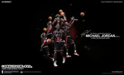 1/6 Real Masterpiece Collectible Figure/ Michael Jordan Series 2 #23 Black Uniformㅤ – Enterbay – ActionFigureBrasil — iluminação de estúdio