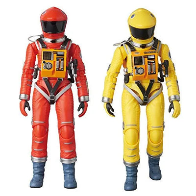 2001: A Space Odyssey - Mafex No.035 - Space Suit - Yellow ver. (Medicom Toy)ㅤ – Medicom Toy – ActionFigureBrasil — ângulo diferente