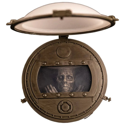 245 Trioxin Barrel (Accessory Pack) – Trick or Treat Studios – ActionFigure Brasil — com base expositora