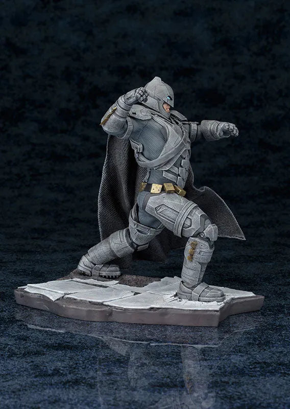 ARTFX+ - Batman vs Superman Dawn of Justice: Batman DAWN OF JUSTICE 1/10ㅤ – Kotobukiya – ActionFigureBrasil