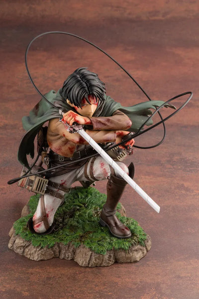 Attack on Titan: Shingeki no Kyojin - Levi - ARTFX J - 1/7 - Fortitude ver. - 2022 Re-release (Kotobukiya)ㅤ – Kotobukiya – ActionFigureBrasil — ângulo diferente