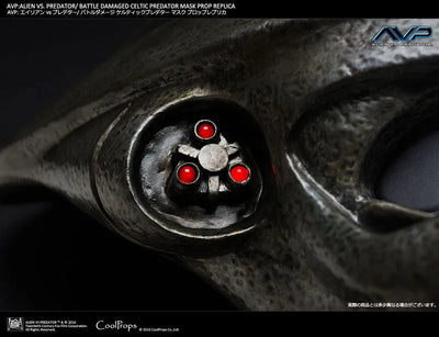 AVP Alien vs Predator Battle Damaged Celtic Predator Mask Prop Replicaㅤ – CoolProps – ActionFigureBrasil — com base expositora