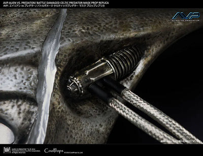 AVP Alien vs Predator Battle Damaged Celtic Predator Mask Prop Replicaㅤ – CoolProps – ActionFigureBrasil — iluminação de estúdio