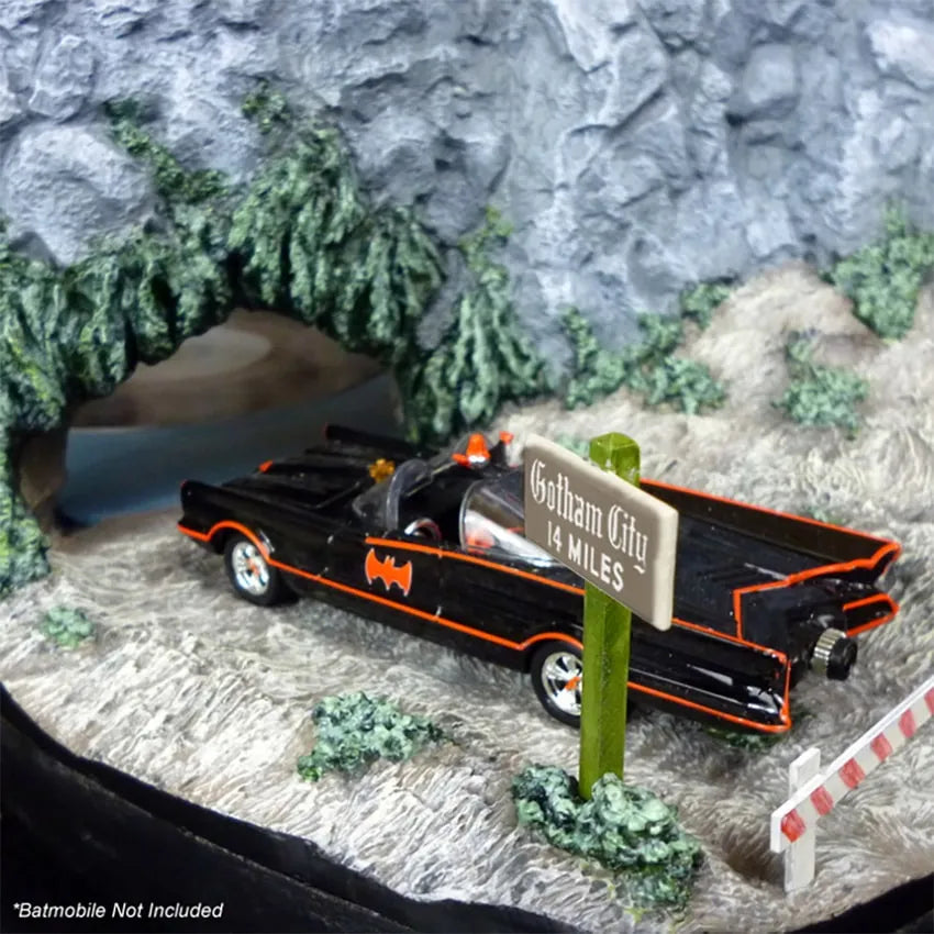 Batcave - LIMITED EDITION: 500 – Factory Entertainment – ActionFigure Brasil