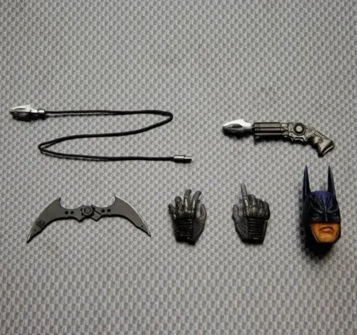 Batman: Arkham City - Batman - Play Arts Kai (Square Enix)ㅤ – Square Enix – ActionFigureBrasil