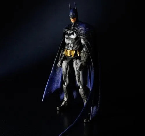 Batman: Arkham City - Batman - Play Arts Kai (Square Enix)ㅤ – Square Enix – ActionFigureBrasil