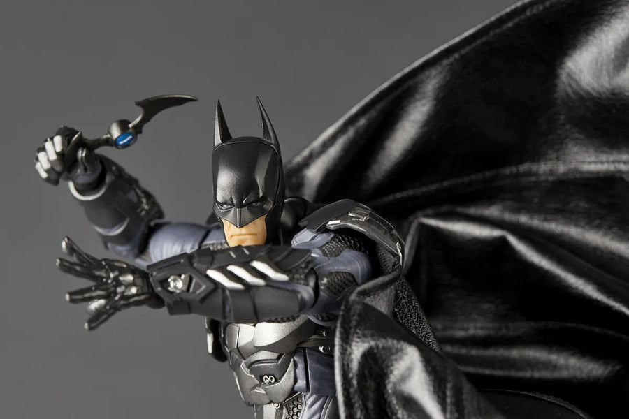 Batman: Arkham Knight – Kaiyodo – ActionFigure Brasil — ângulo diferente
