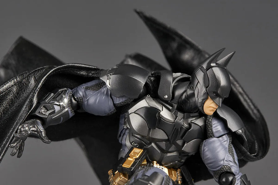 Batman: Arkham Knight – Kaiyodo – ActionFigure Brasil — ângulo diferente