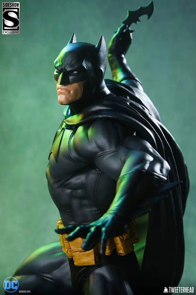 Batman™ (Black and Gray Edition) - LIMITED EDITION: 300 (Quarter Scale) – Tweeterhead – ActionFigure Brasil — ângulo diferente