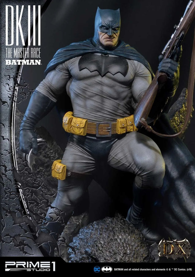 Batman (Deluxe Version) Batman Dark Knight III The Master Race (Comics) – Prime1Studio – ActionFigure Brasil