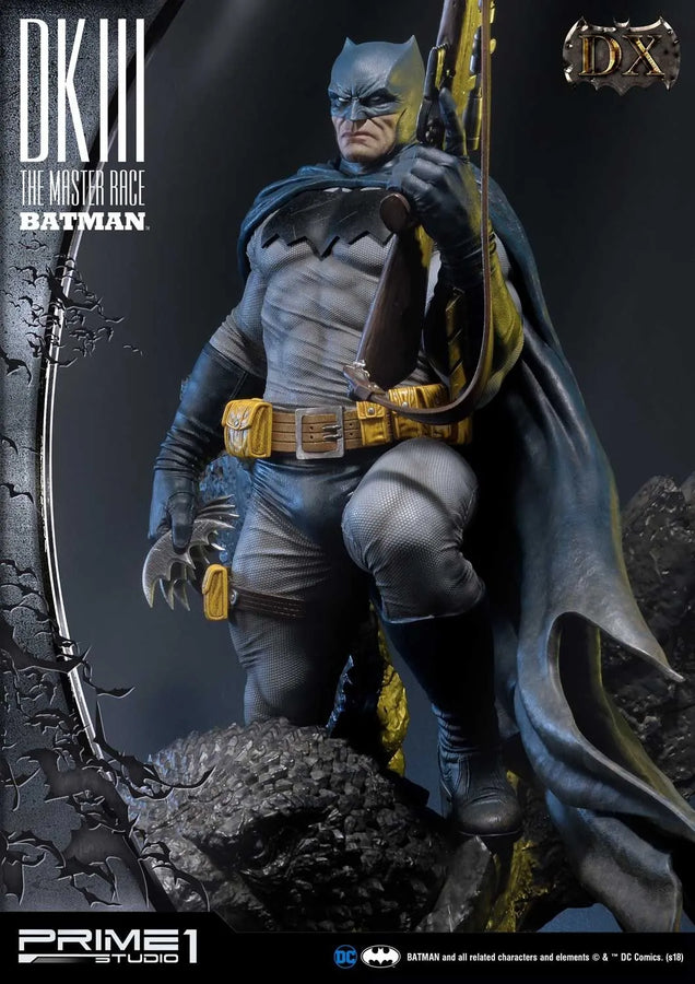 Batman (Deluxe Version) Batman Dark Knight III The Master Race (Comics) – Prime1Studio – ActionFigure Brasil