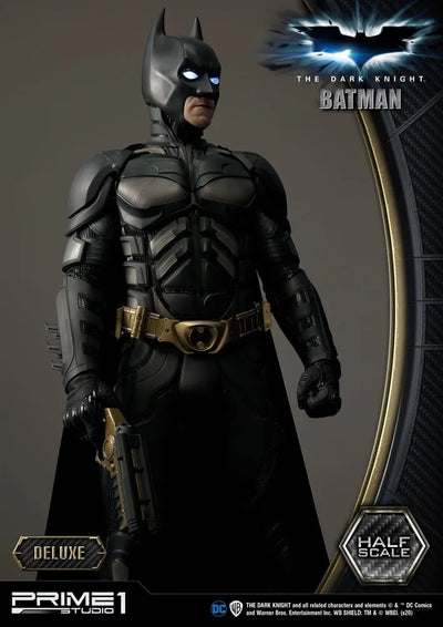 Batman (Deluxe Version) - LIMITED EDITION: 100 (Deluxe Version) – Prime 1 Studio – ActionFigure Brasil — ambientada