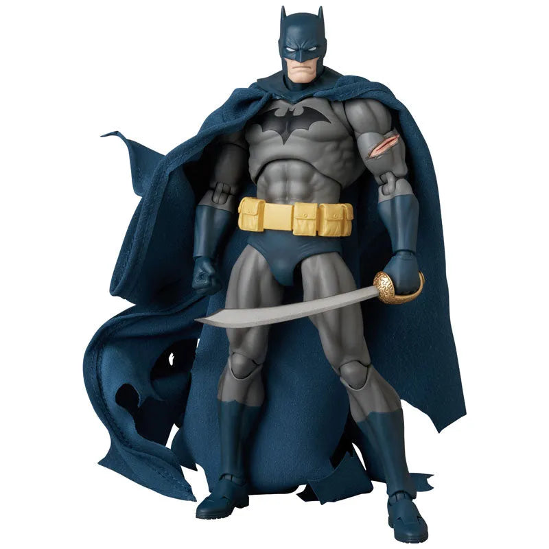 Batman: Hush - Batman - Mafex (No.295) - Damage Ver. (Medicom Toy)ㅤ – Medicom Toy – ActionFigureBrasil