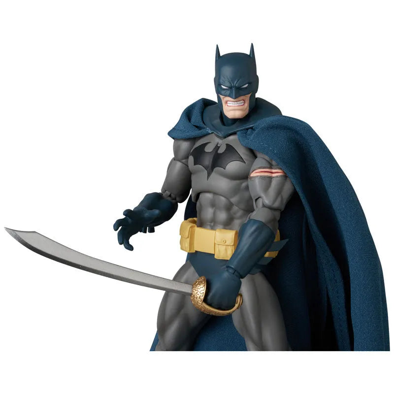 Batman: Hush - Batman - Mafex (No.295) - Damage Ver. (Medicom Toy)ㅤ – Medicom Toy – ActionFigureBrasil
