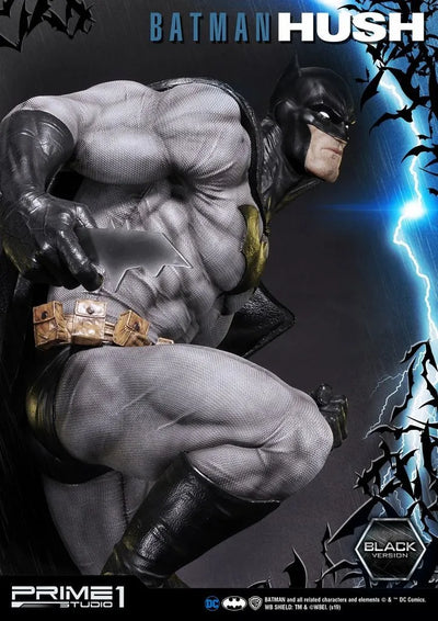 Batman: Hush - Batman - Museum Masterline Series MMDCBH-01BL - 1/3 - Black Version (Prime 1 Studio)ㅤ – Prime 1 Studio – ActionFigureBrasil — com base expositora