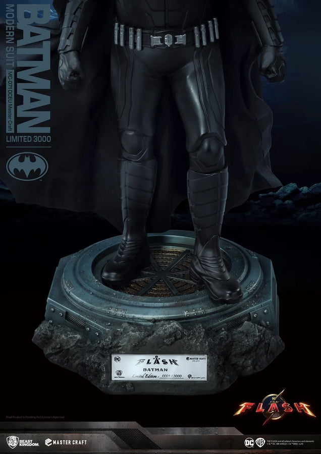 Batman Modern Suit - LIMITED EDITION: 3000 – Beast Kingdom – ActionFigure Brasil