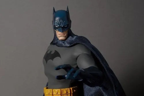 Batman - Real Action Heroes #592 - 1/6 - Batman Hush Version (Medicom Toy)ㅤ – Medicom Toy – ActionFigureBrasil