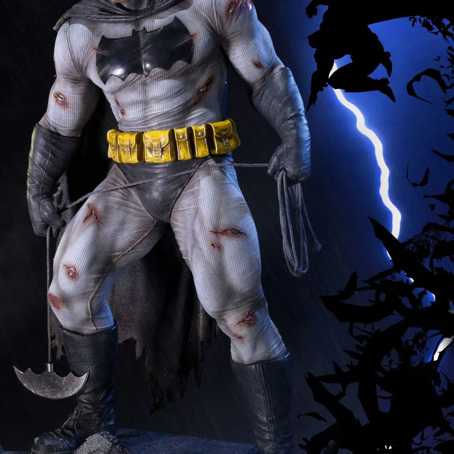 Batman (Regular Version) Batman: Arkham City – Prime1Studio – ActionFigure Brasil