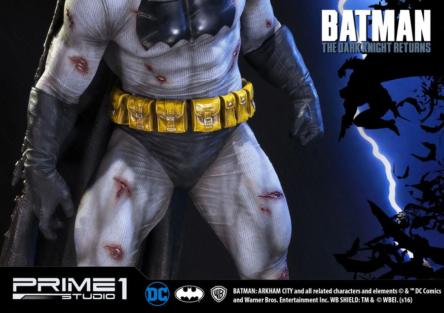 Batman (Regular Version) Batman: Arkham City – Prime1Studio – ActionFigure Brasil