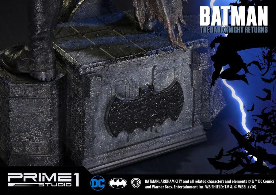 Batman (Regular Version) Batman: Arkham City – Prime1Studio – ActionFigure Brasil