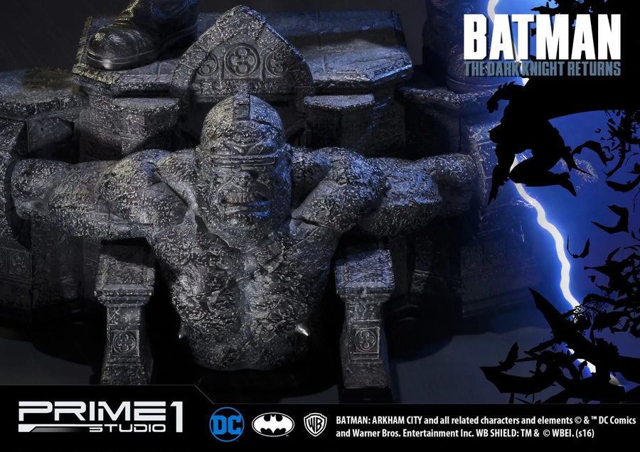 Batman (Regular Version) Batman: Arkham City – Prime1Studio – ActionFigure Brasil