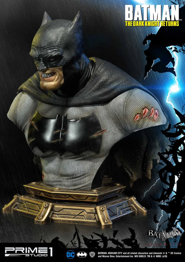 Batman (Regular Version) Batman: Arkham City (The Dark Knight Returns) – Prime1Studio – ActionFigure Brasil