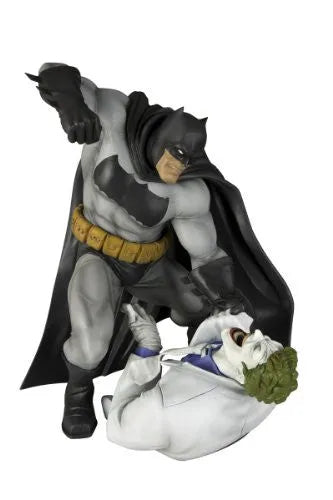 Batman: The Dark Knight Returns - Batman - Joker - ARTFX Statue - 1/6 - Hunt the Dark Knight (Kotobukiya)ㅤ – Kotobukiya – ActionFigureBrasil