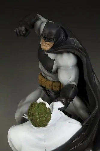 Batman: The Dark Knight Returns - Batman - Joker - ARTFX Statue - 1/6 - Hunt the Dark Knight (Kotobukiya)ㅤ – Kotobukiya – ActionFigureBrasil