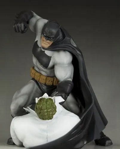 Batman: The Dark Knight Returns - Batman - Joker - ARTFX Statue - 1/6 - Hunt the Dark Knight (Kotobukiya)ㅤ – Kotobukiya – ActionFigureBrasil
