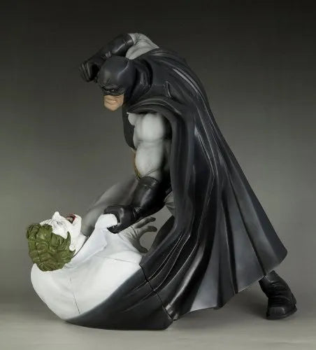 Batman: The Dark Knight Returns - Batman - Joker - ARTFX Statue - 1/6 - Hunt the Dark Knight (Kotobukiya)ㅤ – Kotobukiya – ActionFigureBrasil