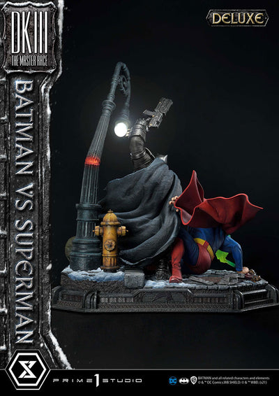 Batman Versus Superman (Deluxe Version)