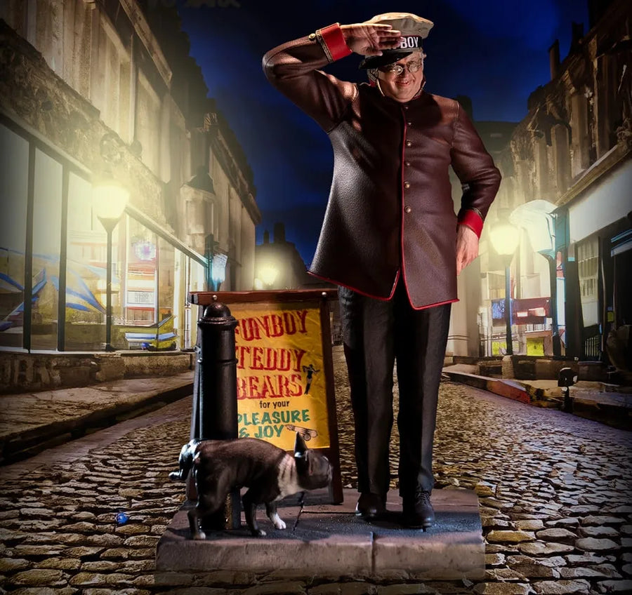 Benny Hill - LIMITED EDITION: TBD – Infinite Statue – ActionFigure Brasil