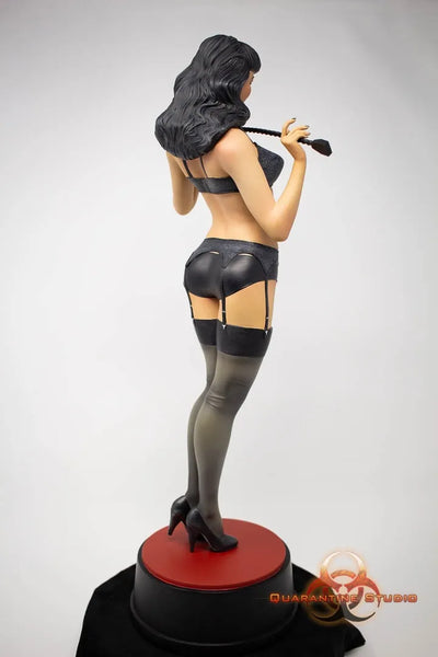 Bettie Page – Quarantine Studio – ActionFigure Brasil — close