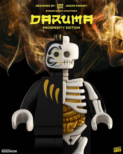 Bigger Micro Anatomic - Daruma (Prosperity) - LIMITED EDITION: 200 – Mighty Jaxx – ActionFigure Brasil — com base expositora