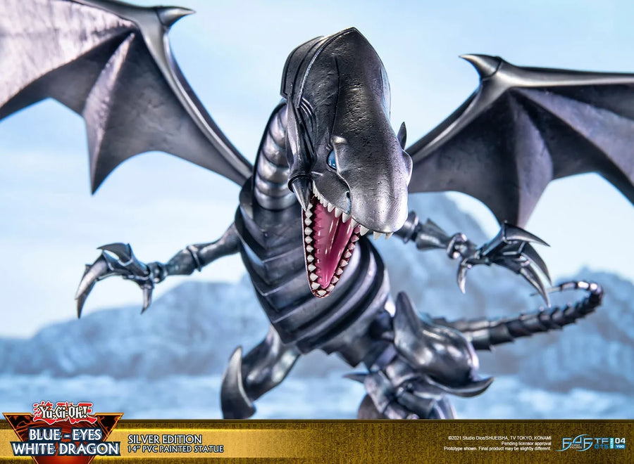 Blue-Eyes White Dragon (Silver Variant) (Silver) – First 4 Figures – ActionFigure Brasil