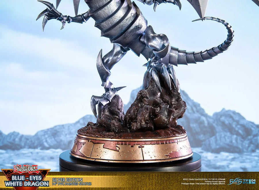 Blue-Eyes White Dragon (Silver Variant) (Silver) – First 4 Figures – ActionFigure Brasil