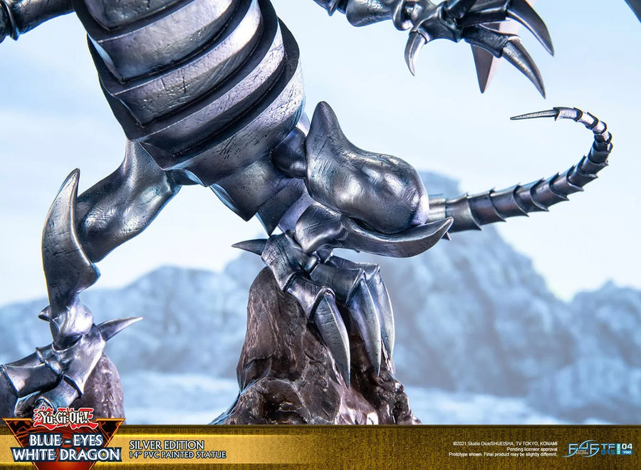 Blue-Eyes White Dragon (Silver Variant) (Silver) – First 4 Figures – ActionFigure Brasil