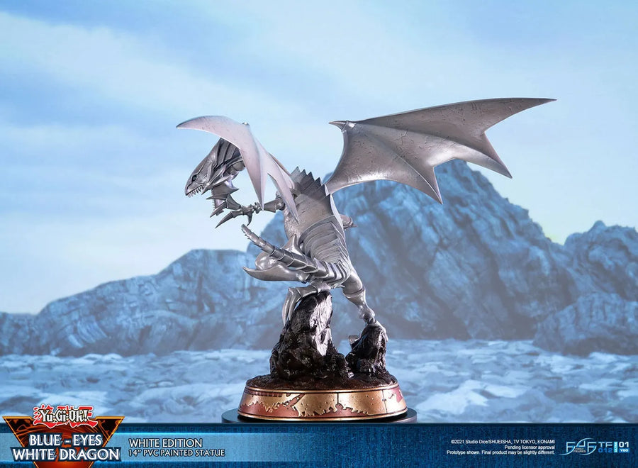 Blue-Eyes White Dragon (White Variant) (White) – First 4 Figures – ActionFigure Brasil