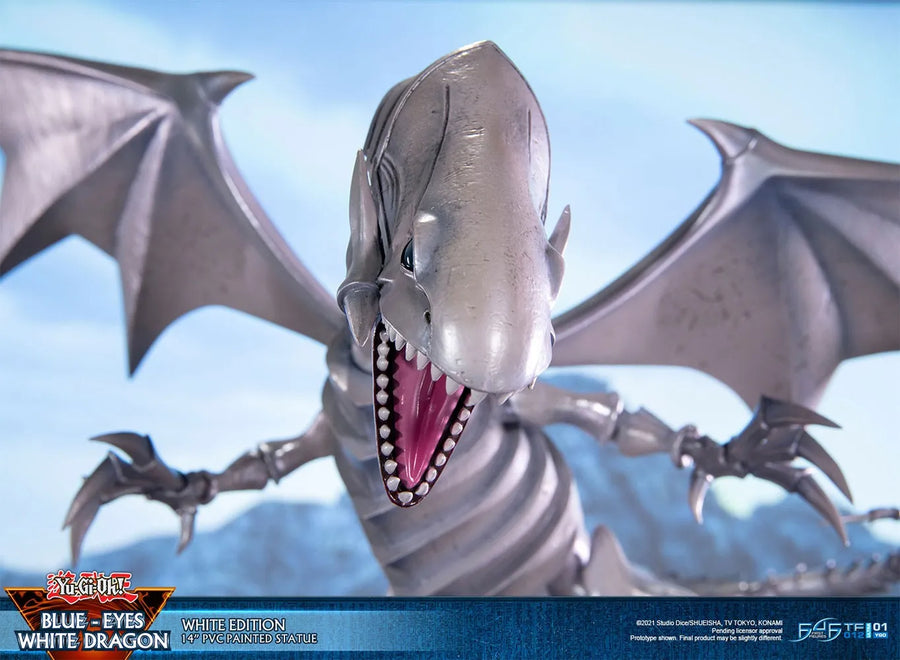 Blue-Eyes White Dragon (White Variant) (White) – First 4 Figures – ActionFigure Brasil
