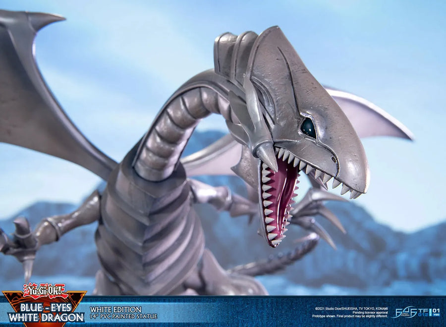 Blue-Eyes White Dragon (White Variant) (White) – First 4 Figures – ActionFigure Brasil
