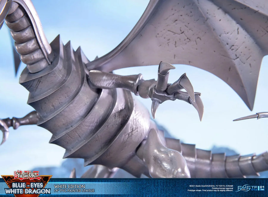 Blue-Eyes White Dragon (White Variant) (White) – First 4 Figures – ActionFigure Brasil