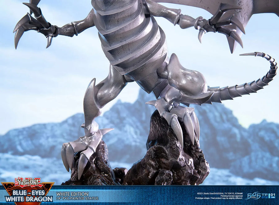 Blue-Eyes White Dragon (White Variant) (White) – First 4 Figures – ActionFigure Brasil