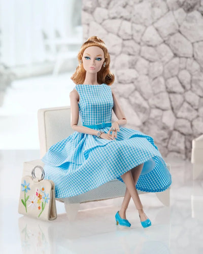 Blue Skies - Poppy Parker® - LIMITED EDITION: 1200 – Integrity Toys – ActionFigure Brasil — com base expositora