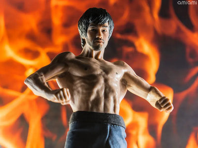 Bruce Lee 1/12 Scale Premium Figureㅤ – Storm Collectibles – ActionFigureBrasil — ângulo diferente