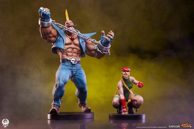 Cammy & Birdie – PCS – ActionFigure Brasil — com base expositora