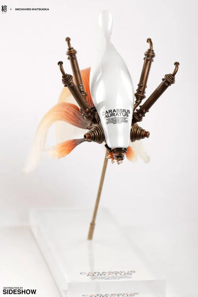 Carassius Auratus Large (White) - LIMITED EDITION: 300 – Manas SUM – ActionFigure Brasil — embalagem