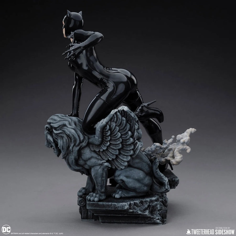 Catwoman - LIMITED EDITION: 150 (Sixth Scale) – Tweeterhead – ActionFigure Brasil