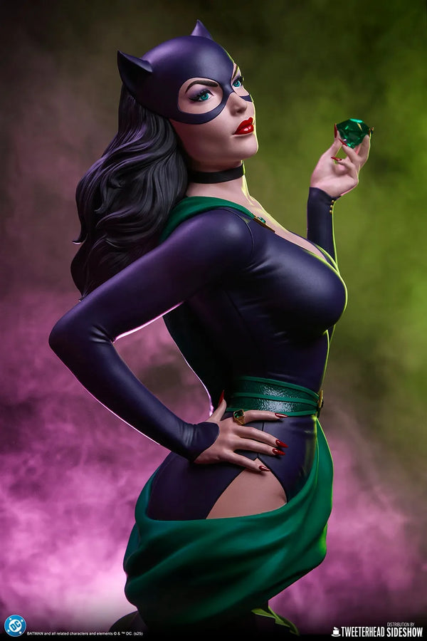 Catwoman - LIMITED EDITION: TBD – Tweeterhead – ActionFigure Brasil